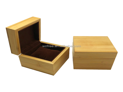 Рассмотрим почему именно деревянные шкатулки идеальны для хранения драгоценностей